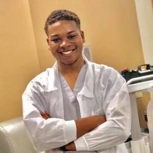 Meet your Posher, Q-ron